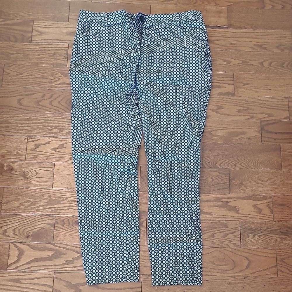 Van Heusen Black and White Patterned Straight Leg Dress Pants
